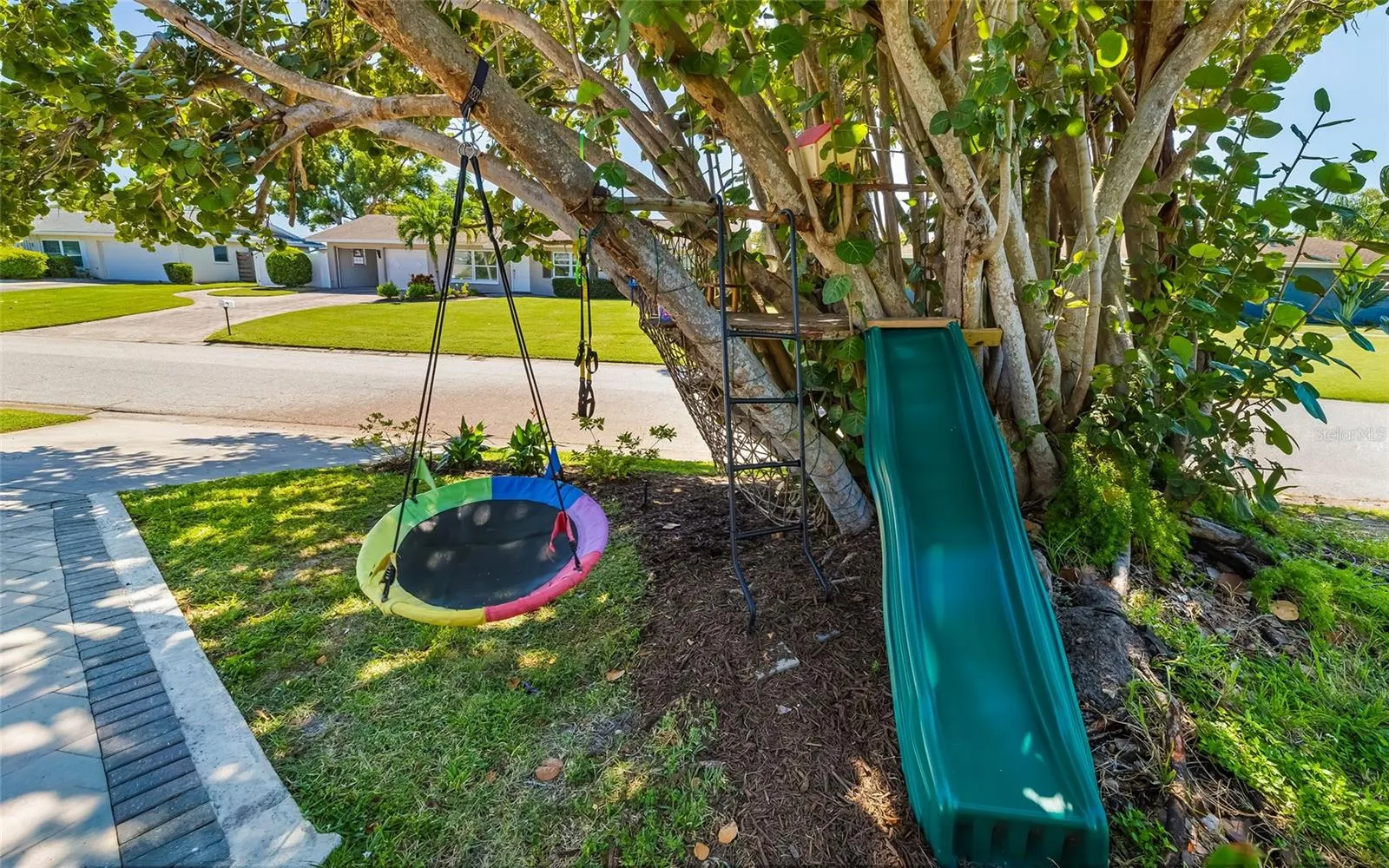 2609 HIBISCUS ST