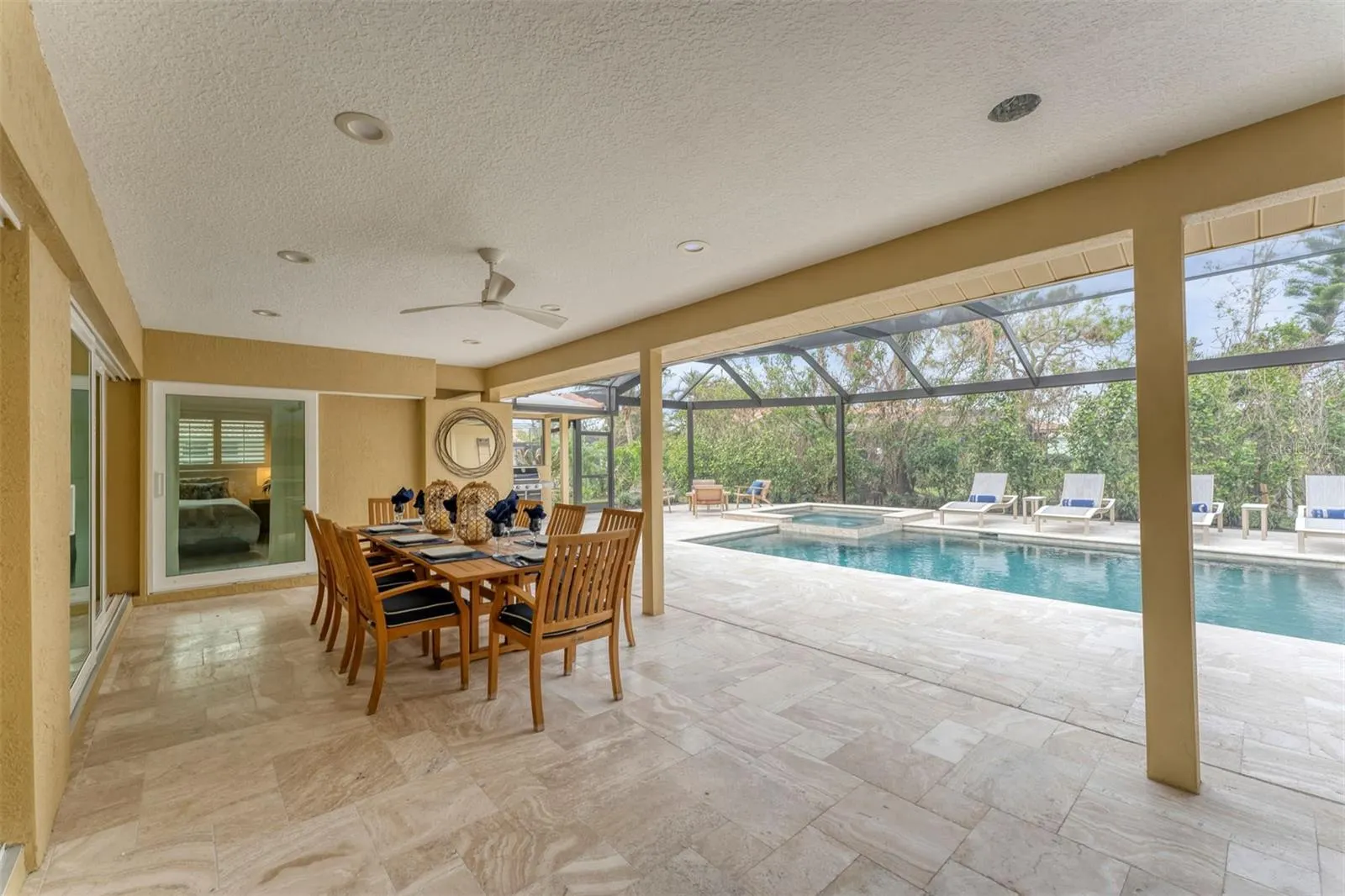312 YACHT HARBOR DR