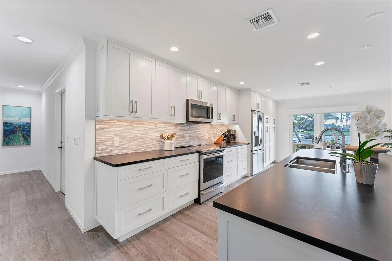 312 YACHT HARBOR DR
