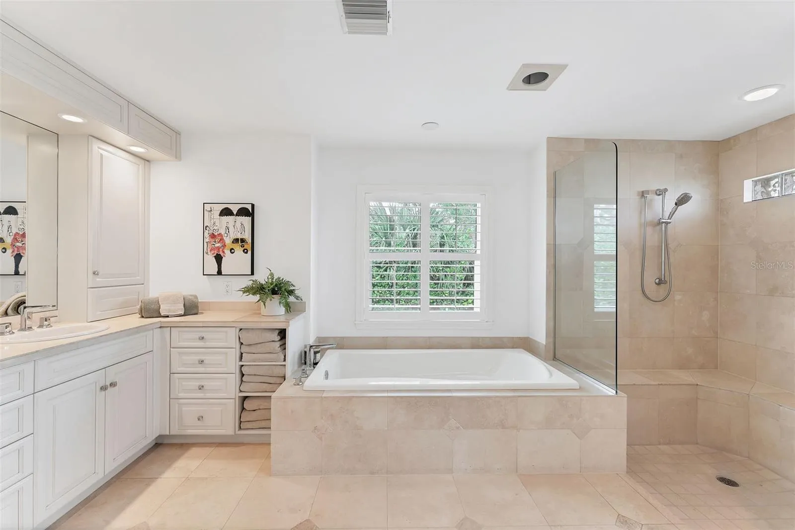 312 YACHT HARBOR DR