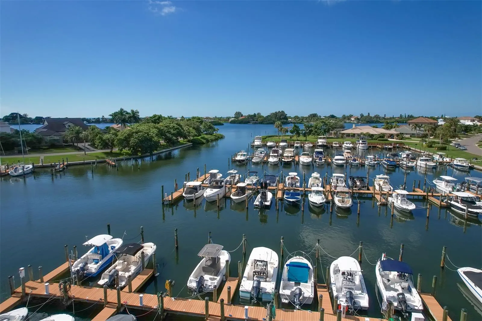 312 YACHT HARBOR DR