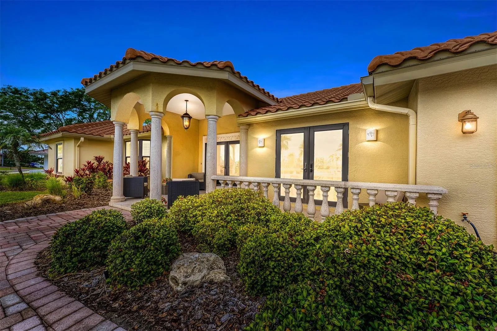 312 YACHT HARBOR DR
