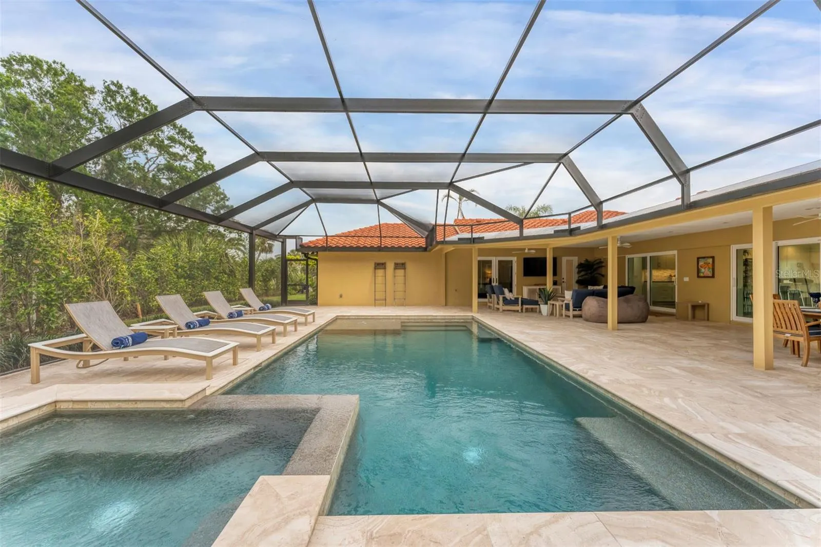 312 YACHT HARBOR DR