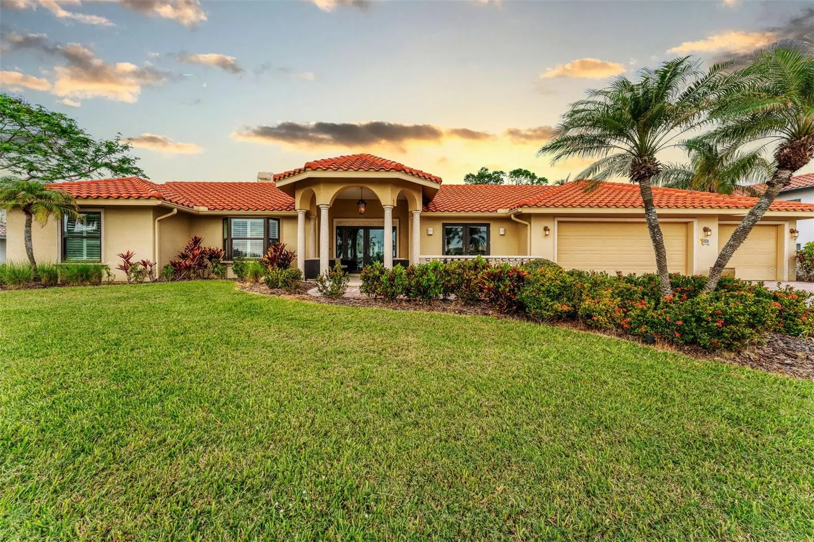 312 YACHT HARBOR DR