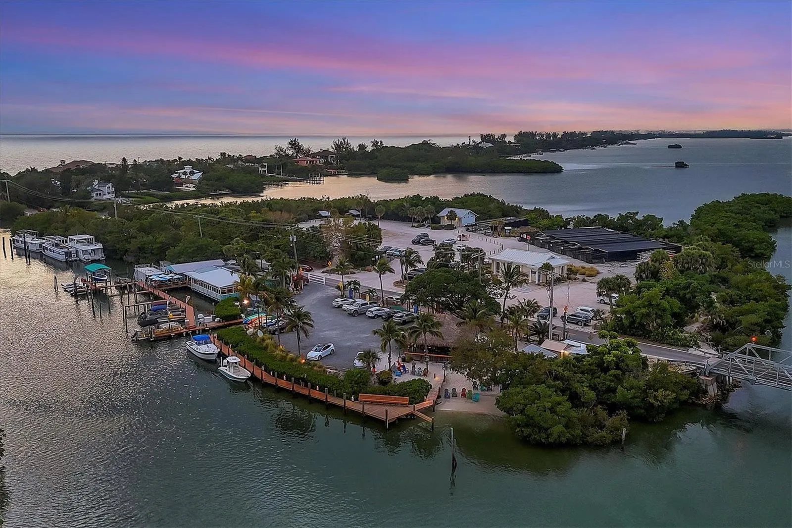 312 YACHT HARBOR DR
