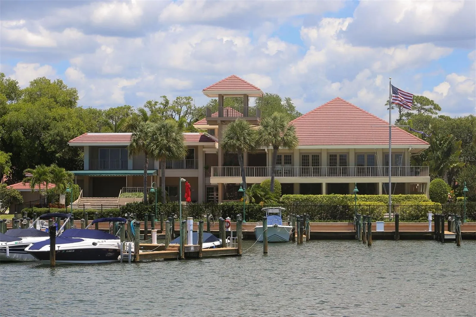 312 YACHT HARBOR DR