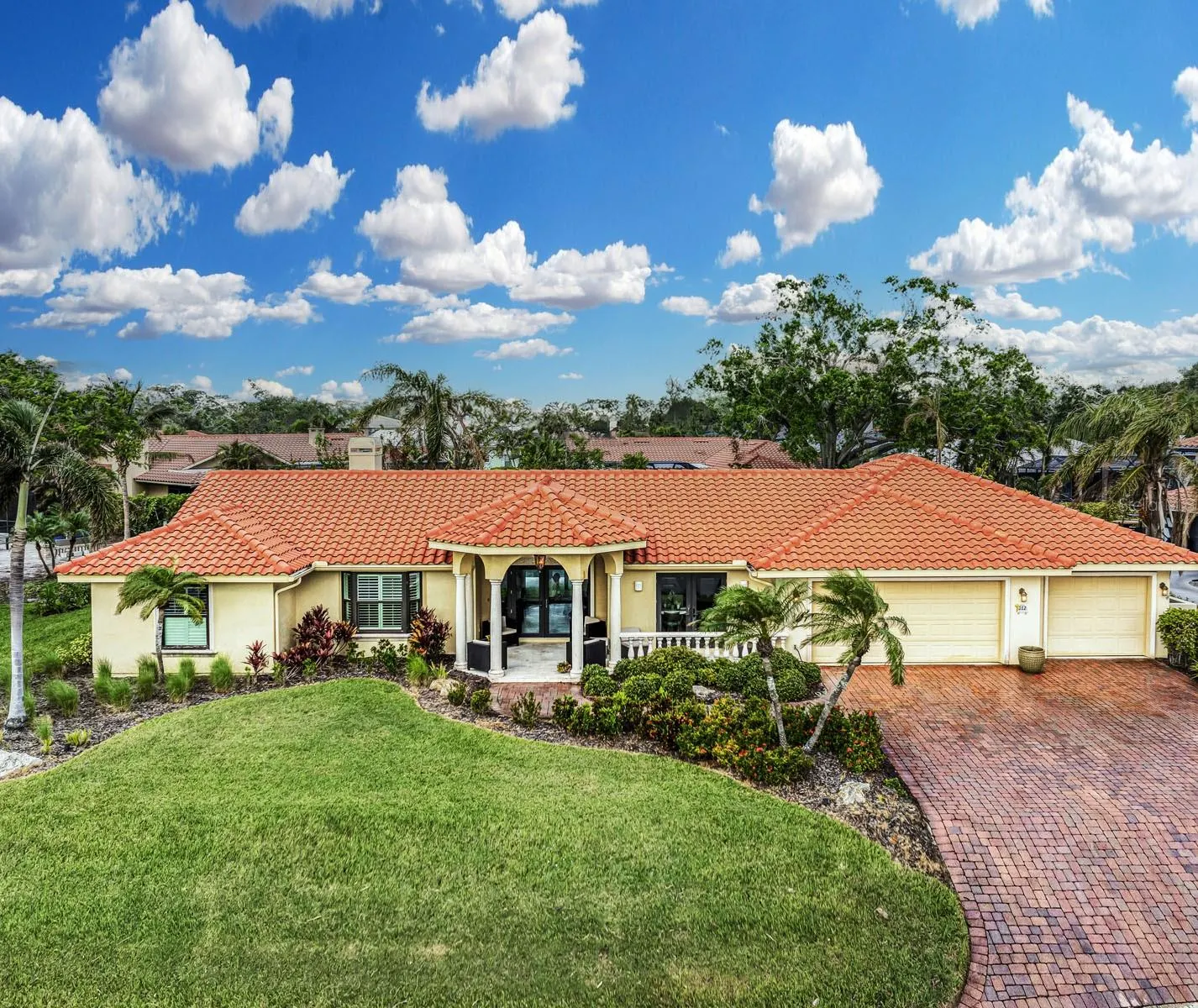 312 YACHT HARBOR DR