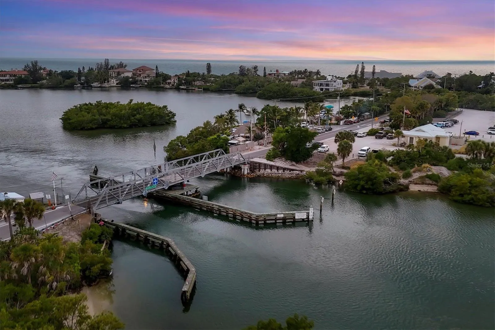 312 YACHT HARBOR DR
