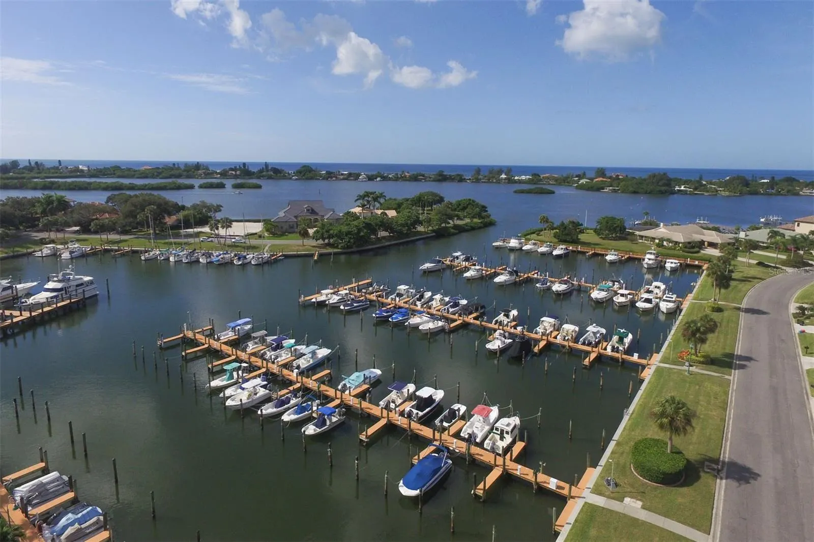 312 YACHT HARBOR DR