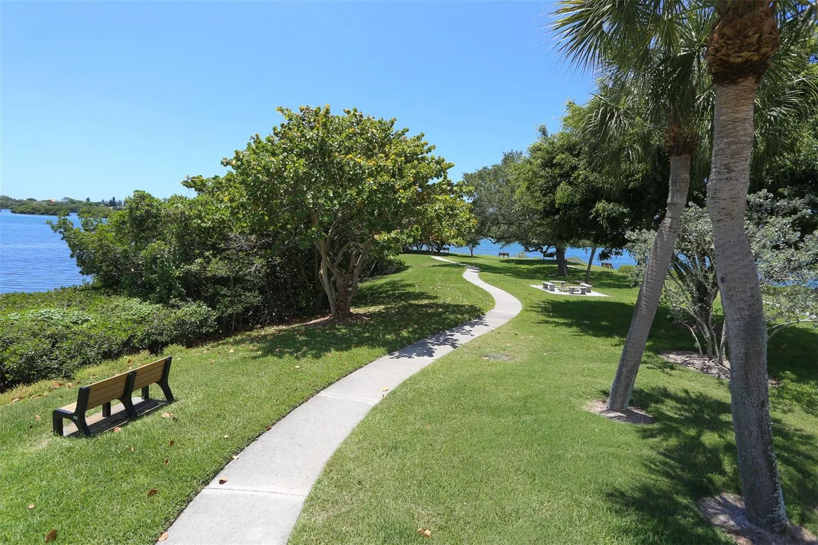 312 YACHT HARBOR DR