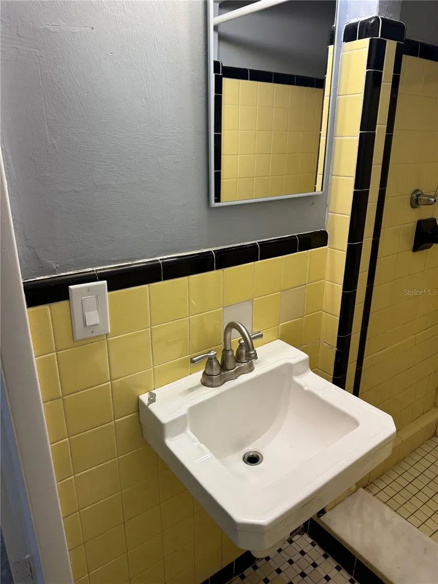 2252 MAPLE AVE #2254, #2254