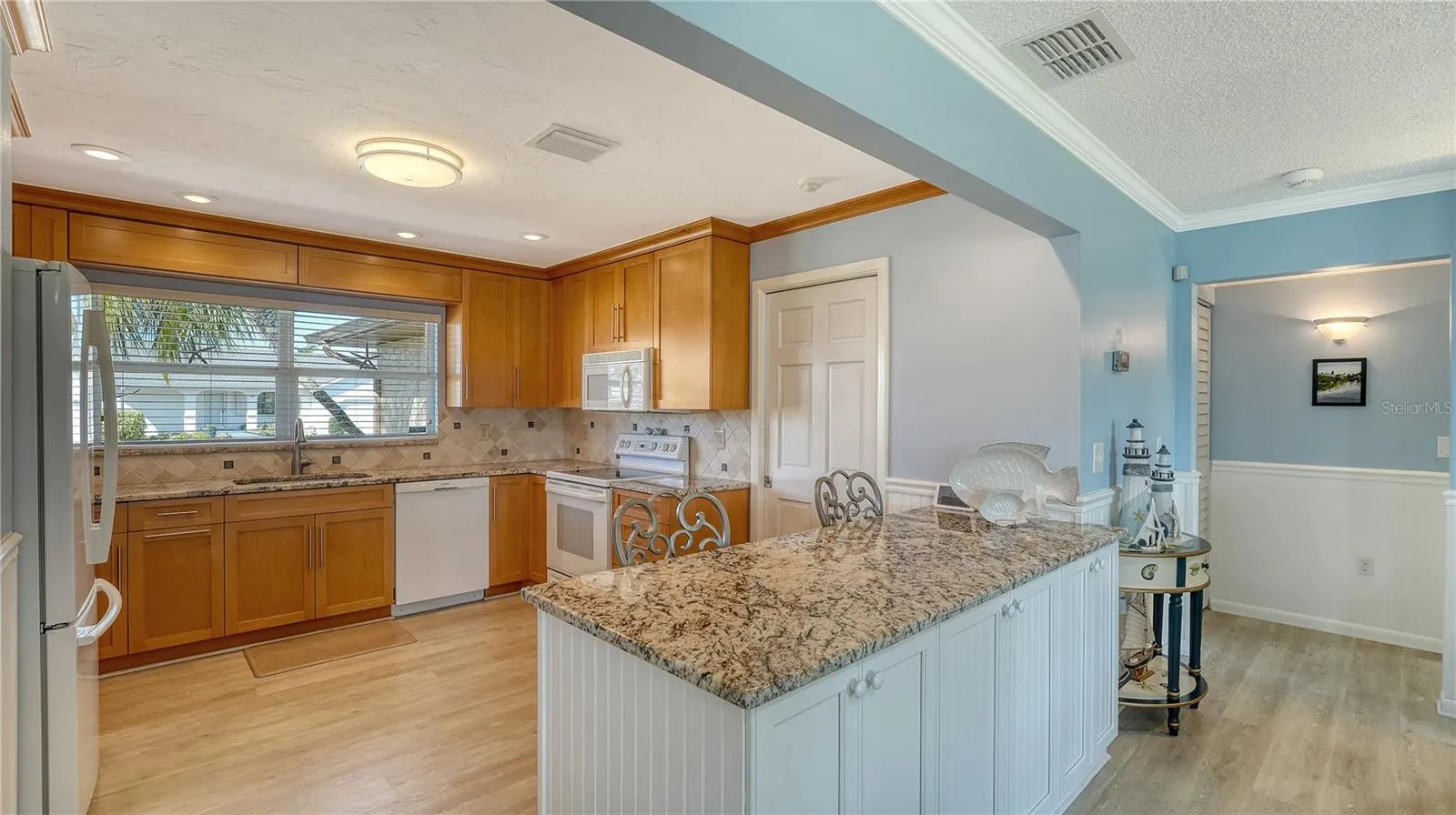 4503 CORAL LAKE DR