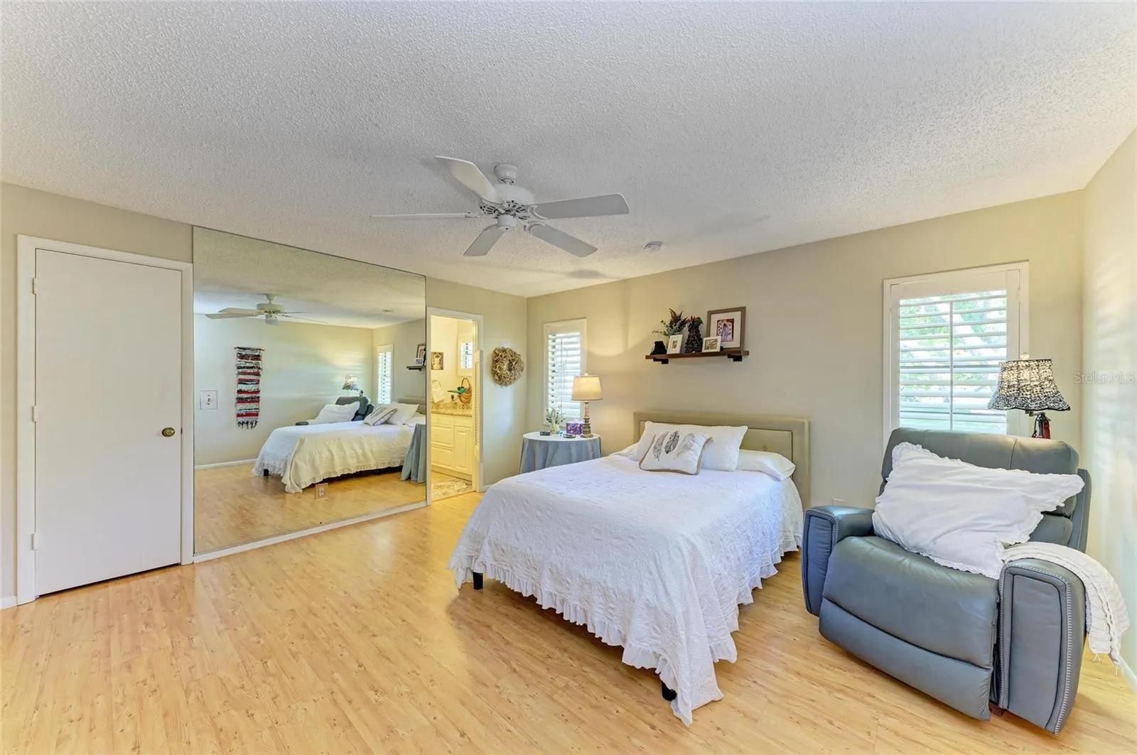 7087 FAIRWAY BEND CIRCLE