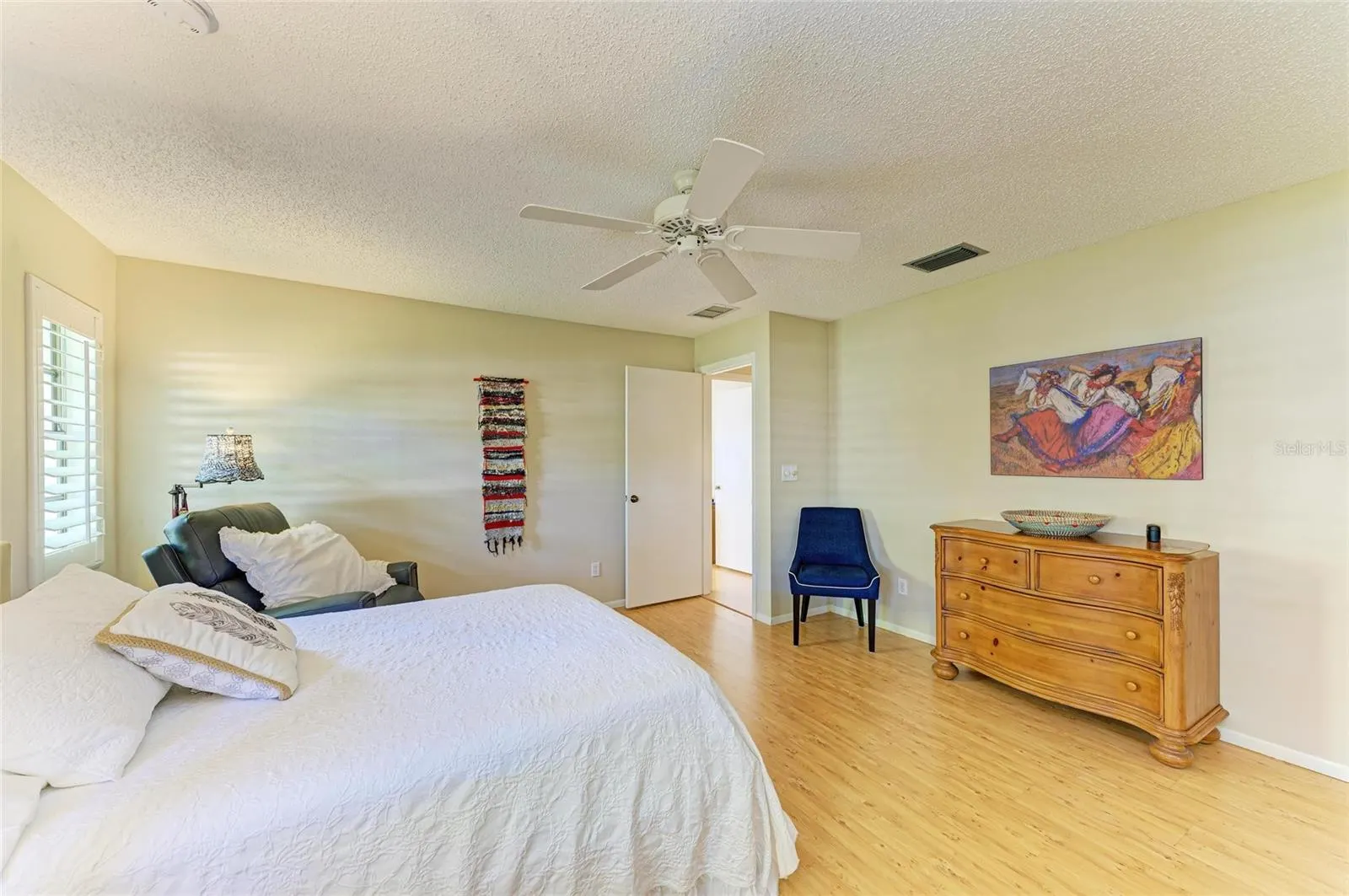 7087 FAIRWAY BEND CIRCLE
