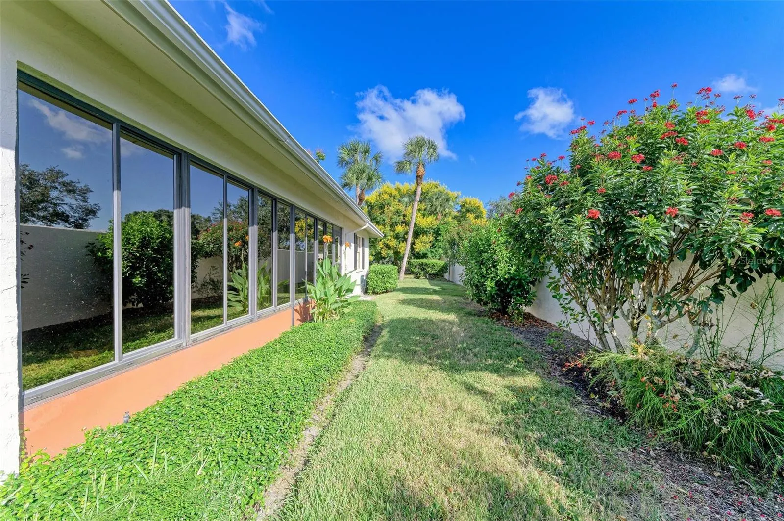7087 FAIRWAY BEND CIRCLE