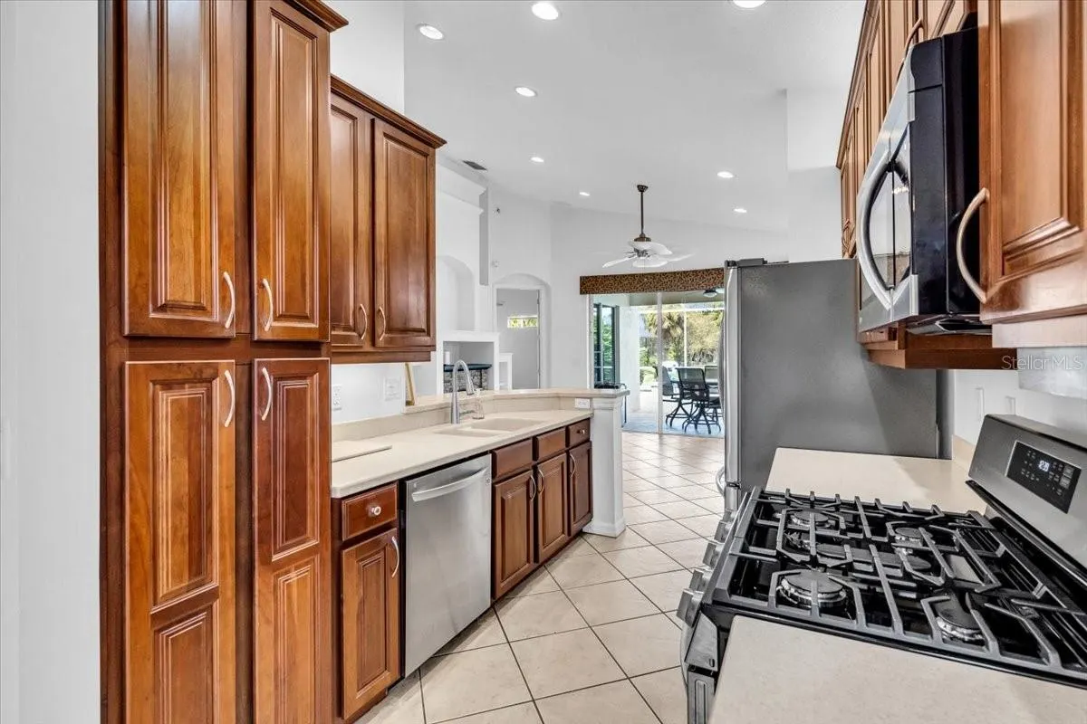 6393 ROOKERY CIR