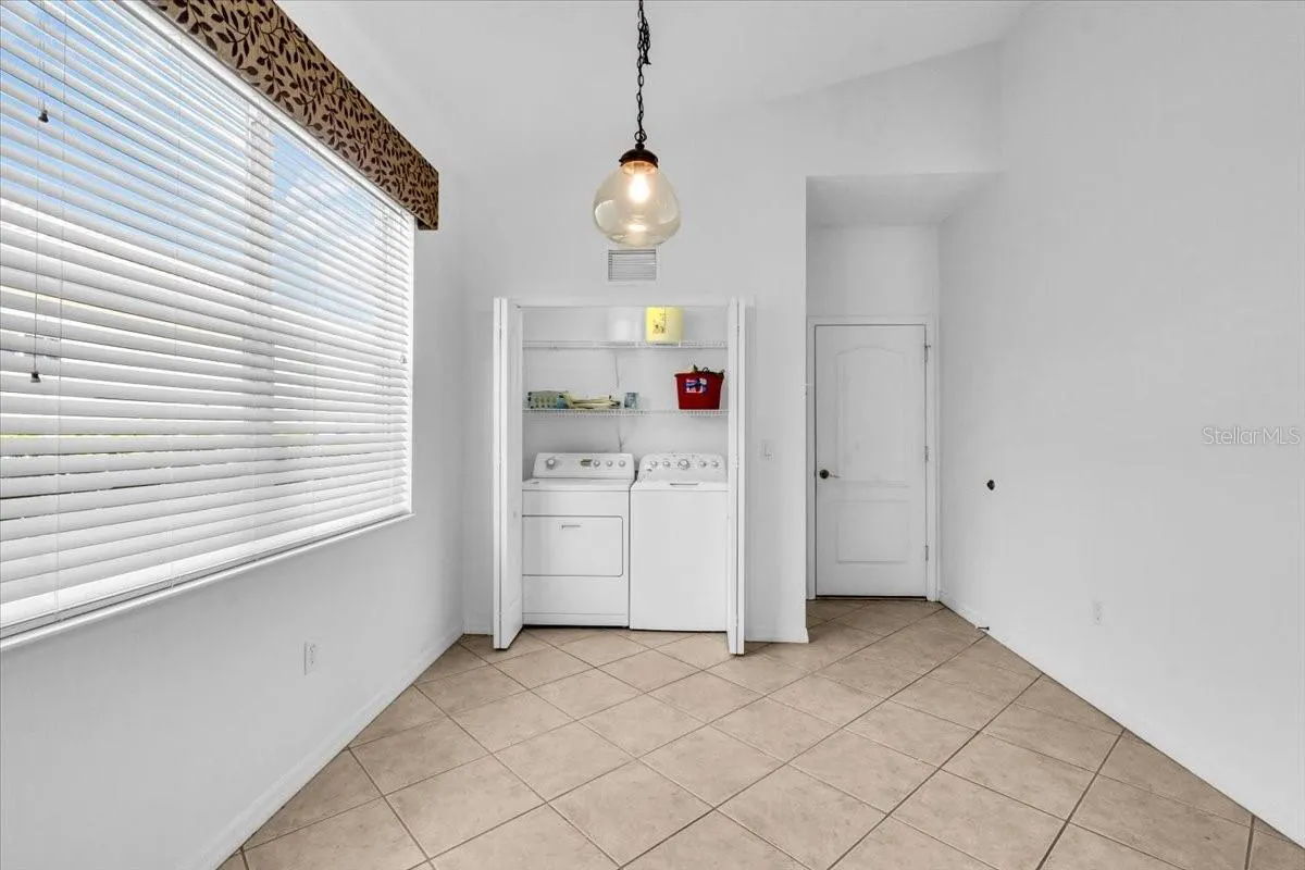 6393 ROOKERY CIR