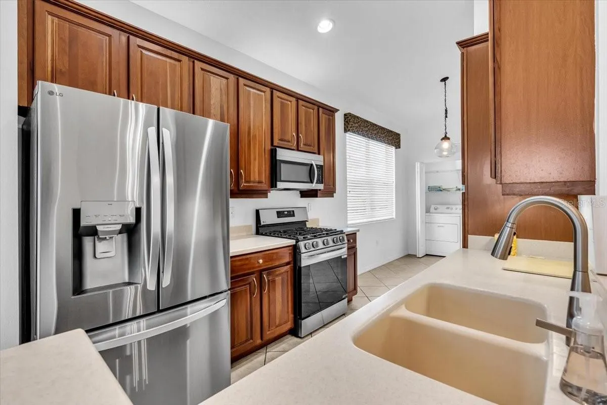 6393 ROOKERY CIR