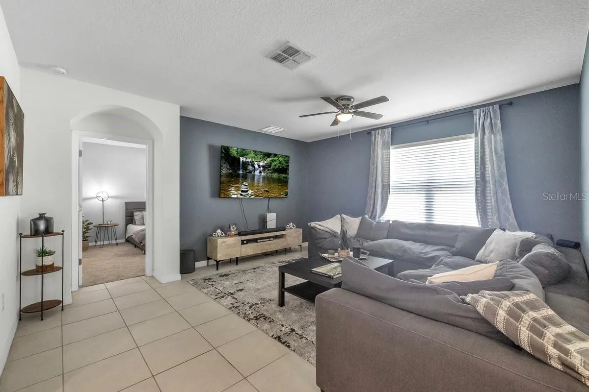 2423 MIZNER BAY AVE