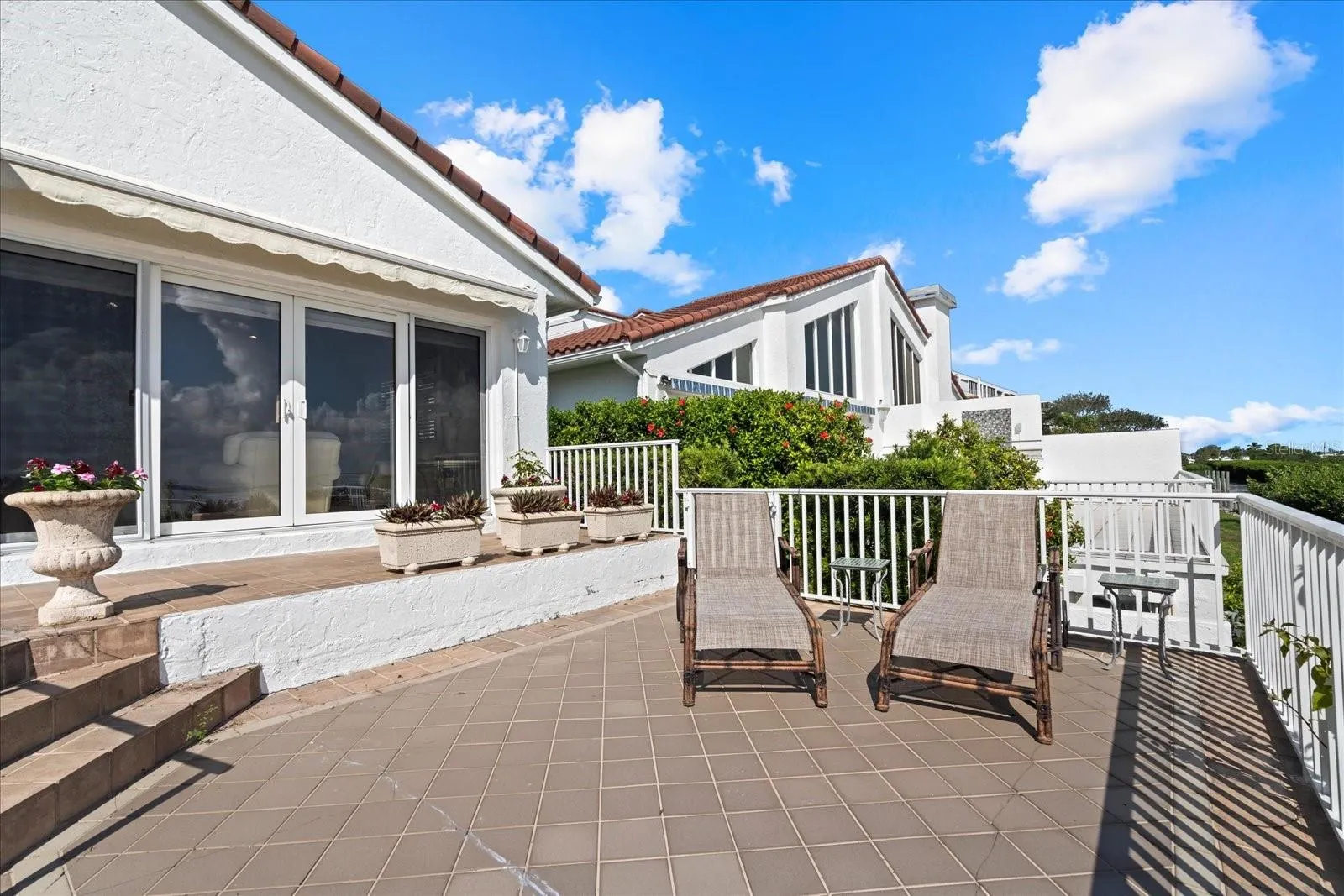 2254 HARBOUR COURT DR