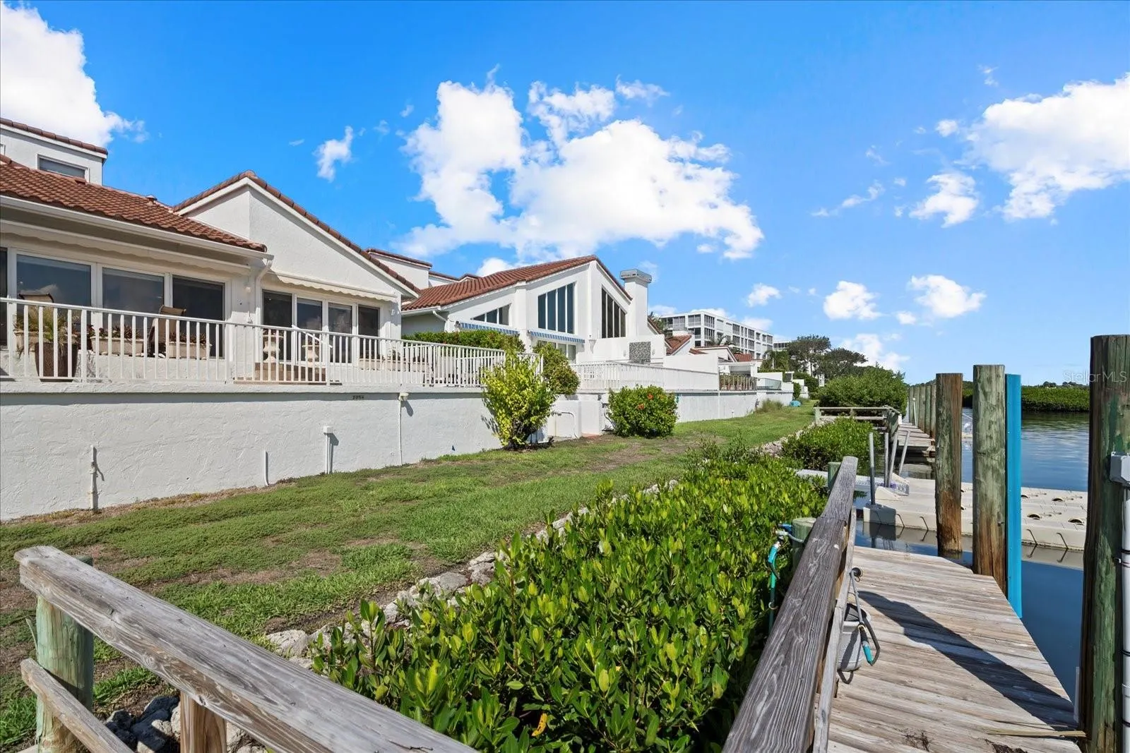 2254 HARBOUR COURT DR