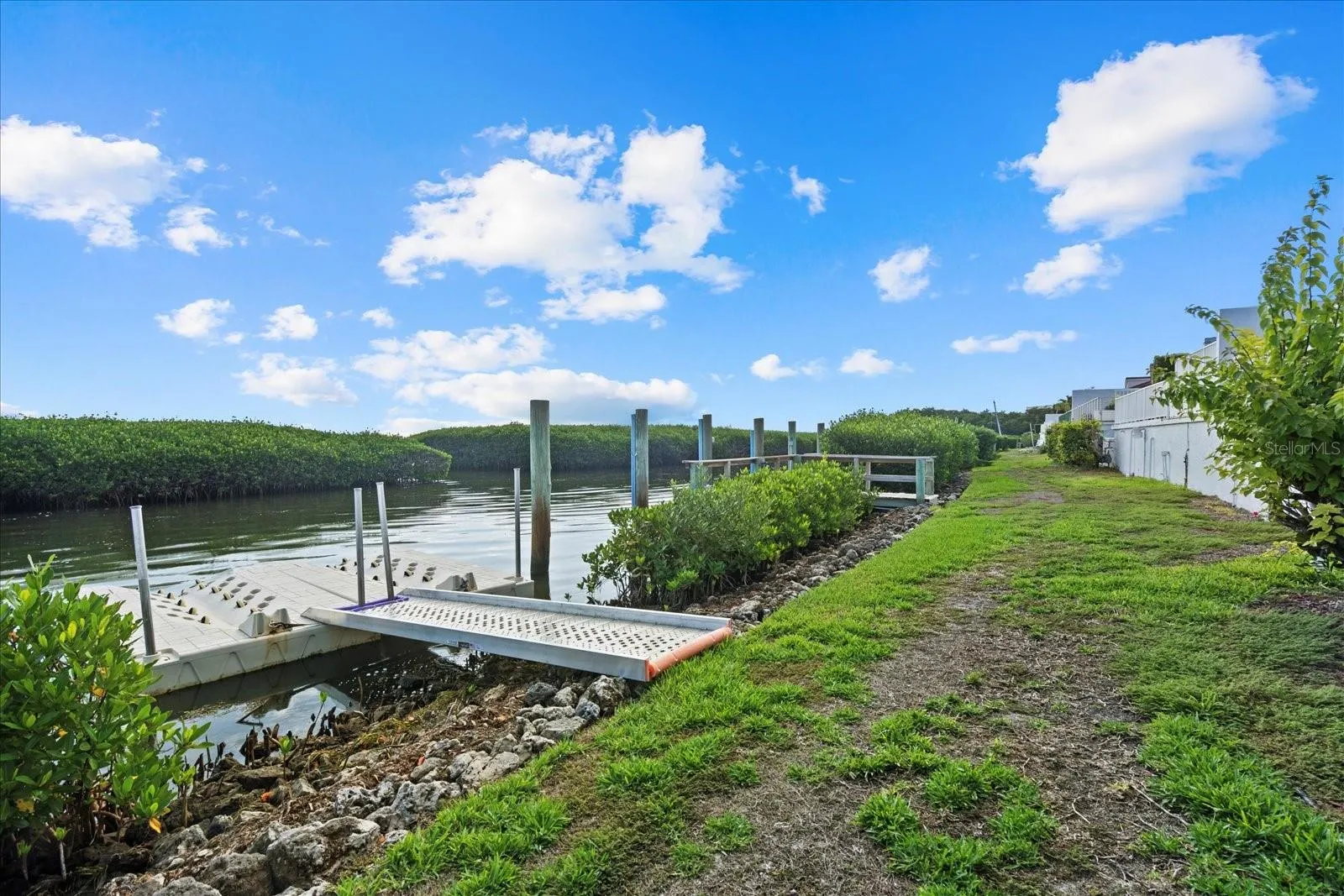 2254 HARBOUR COURT DR