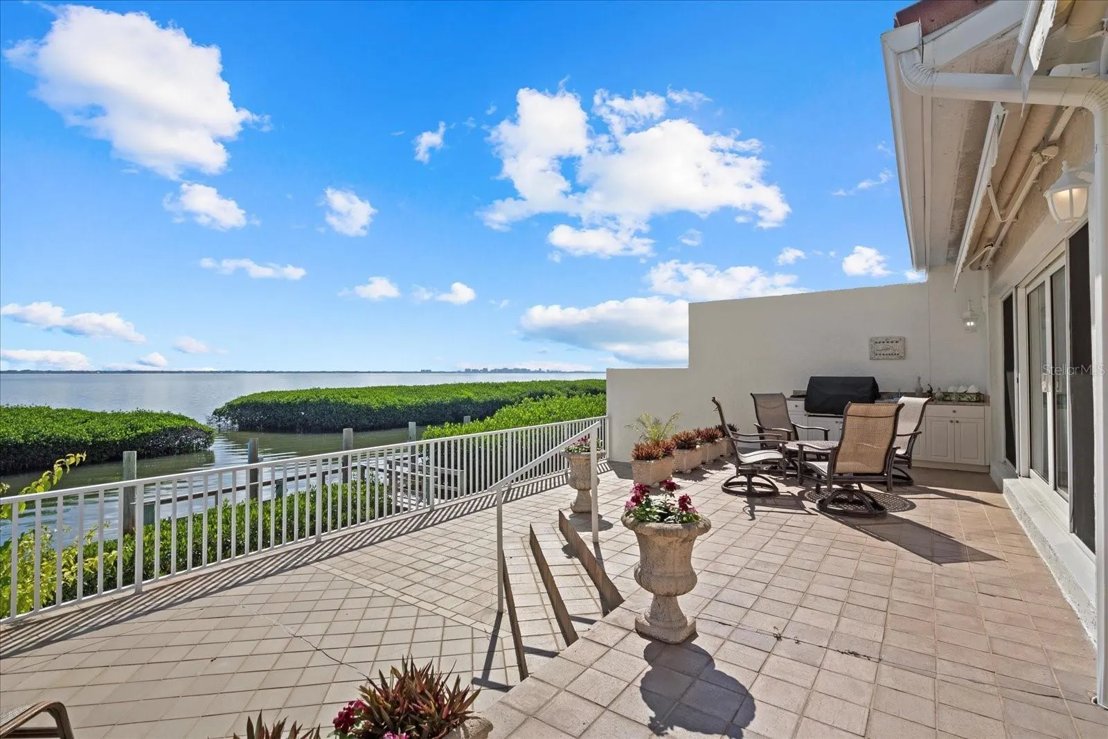 2254 HARBOUR COURT DR