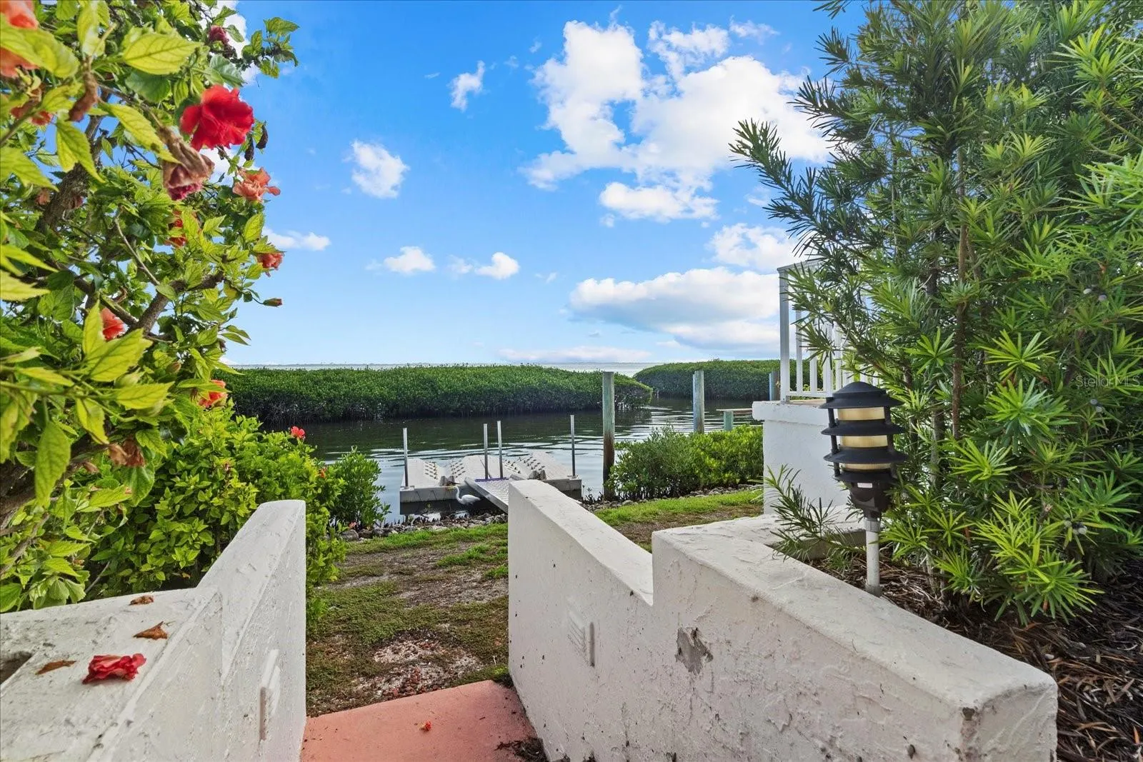2254 HARBOUR COURT DR