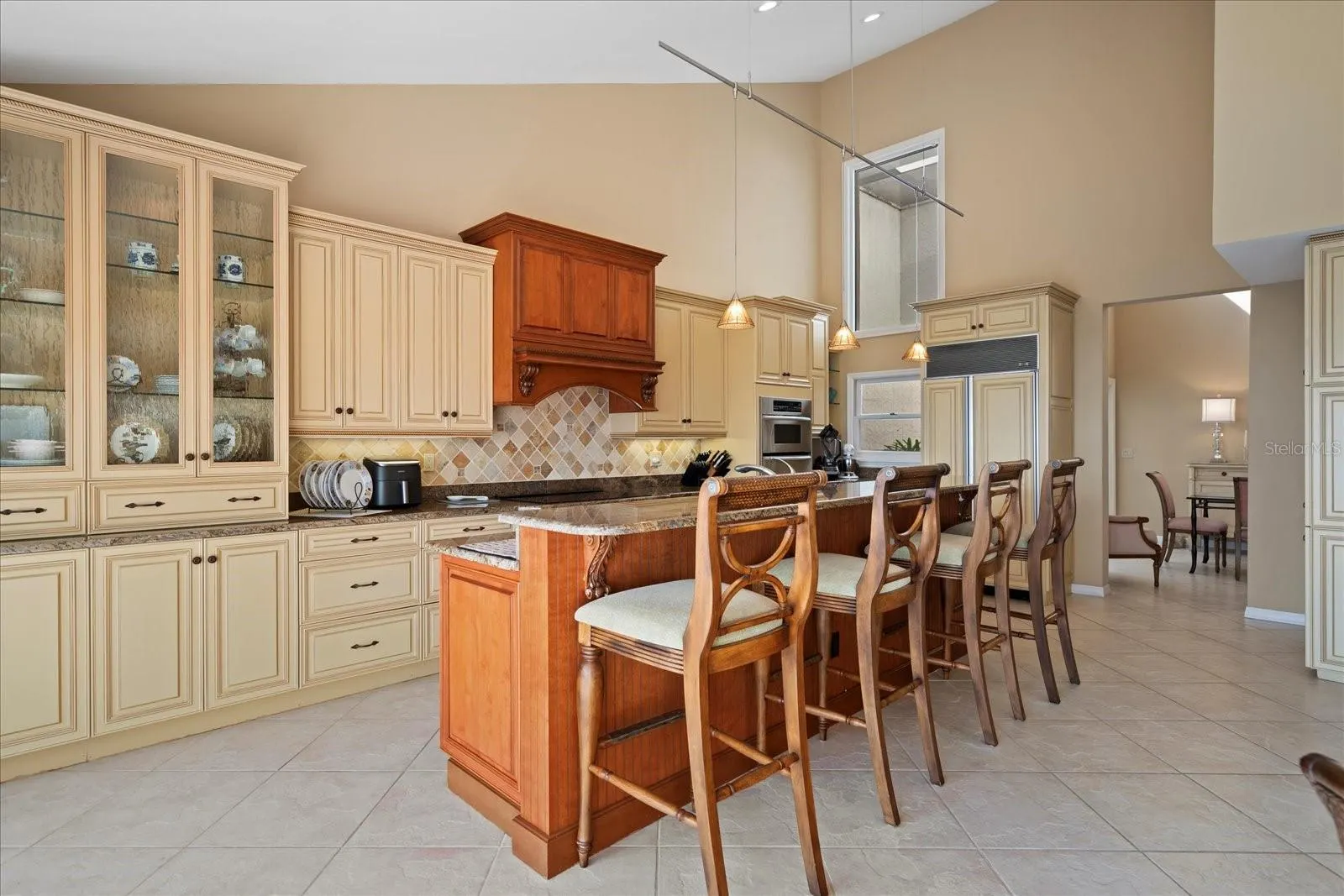 2254 HARBOUR COURT DR