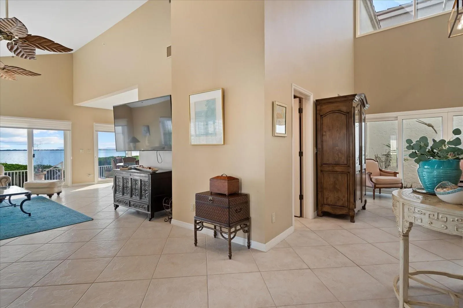 2254 HARBOUR COURT DR