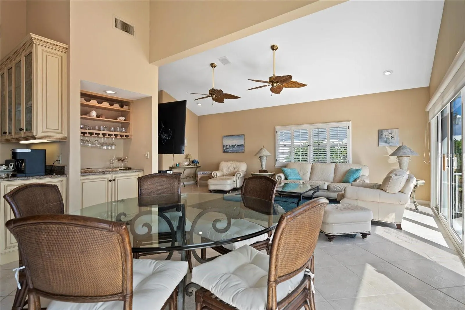 2254 HARBOUR COURT DR
