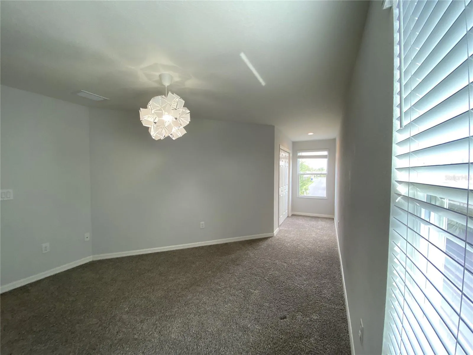 1050 GRANTHAM DR