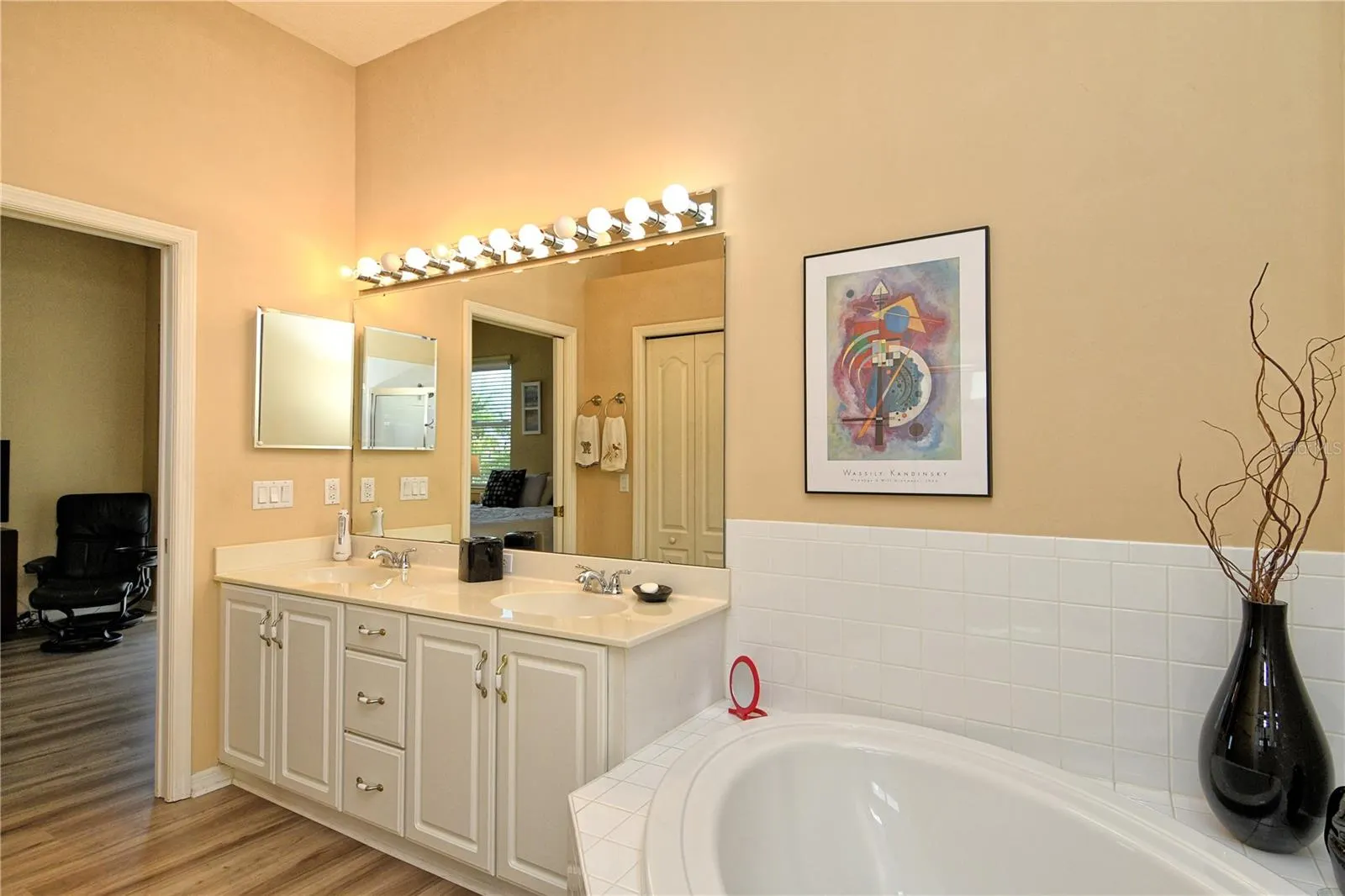 4611 SAMOSET DR