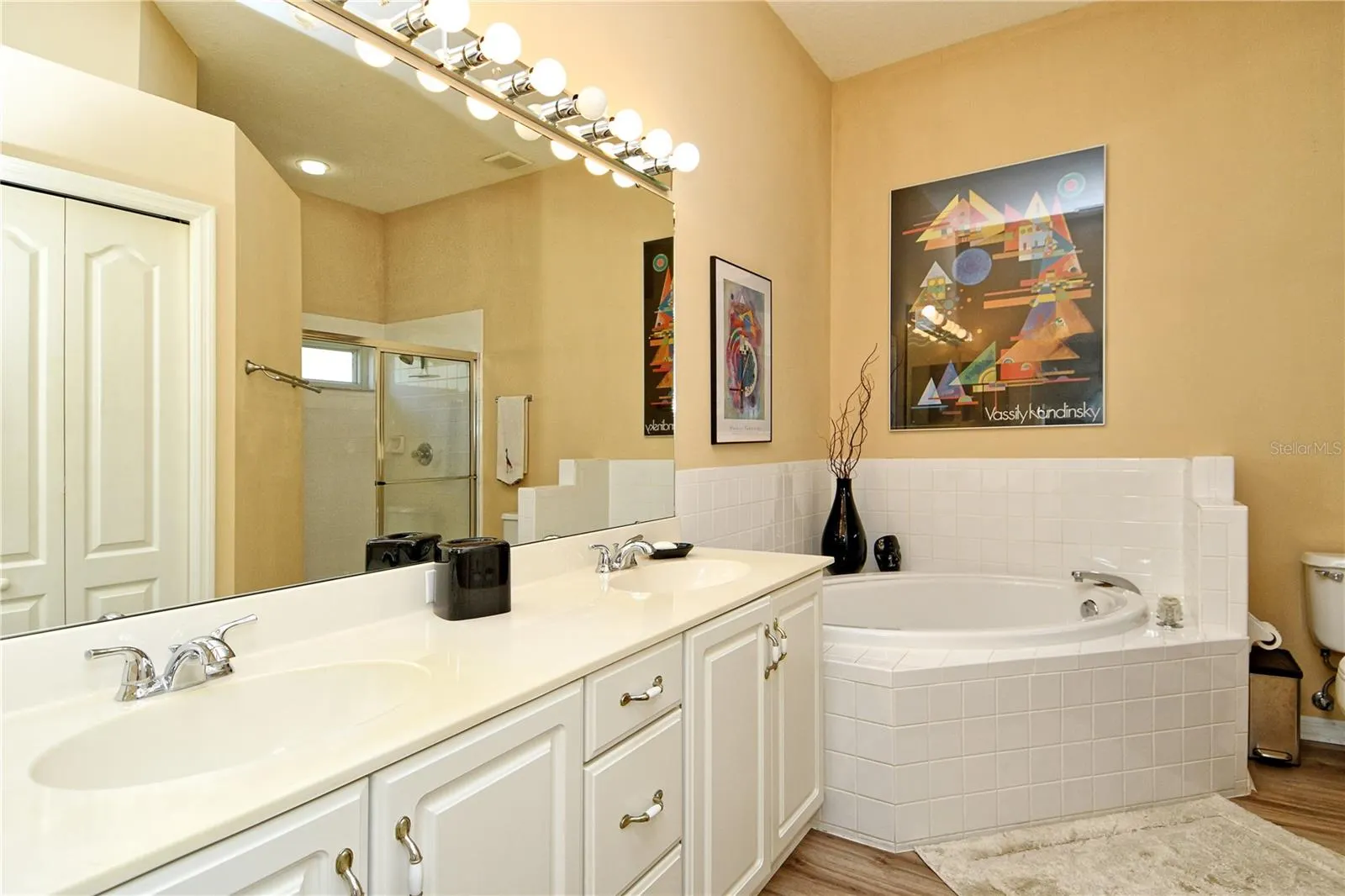 4611 SAMOSET DR