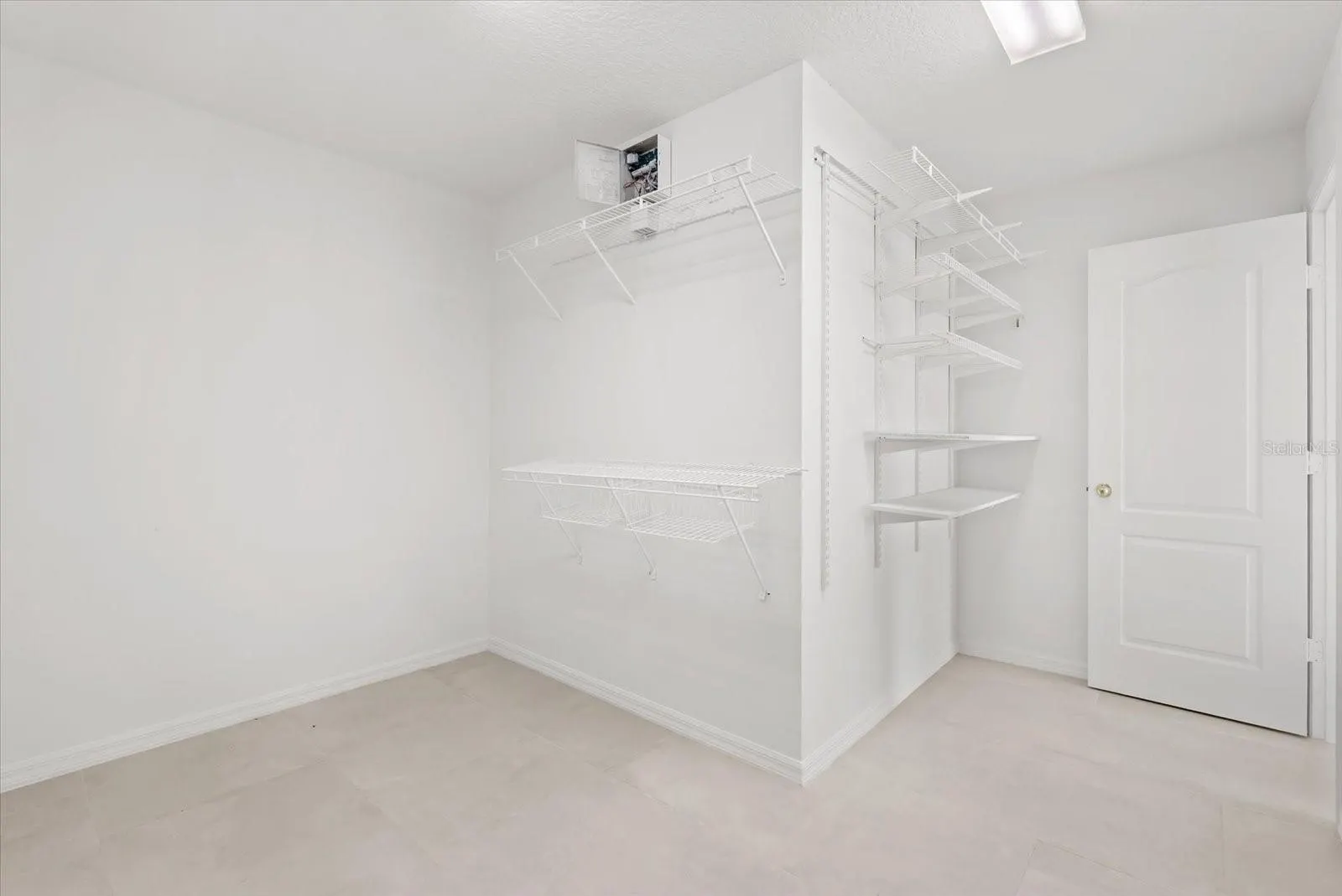 316 CLYDESDALE CIR