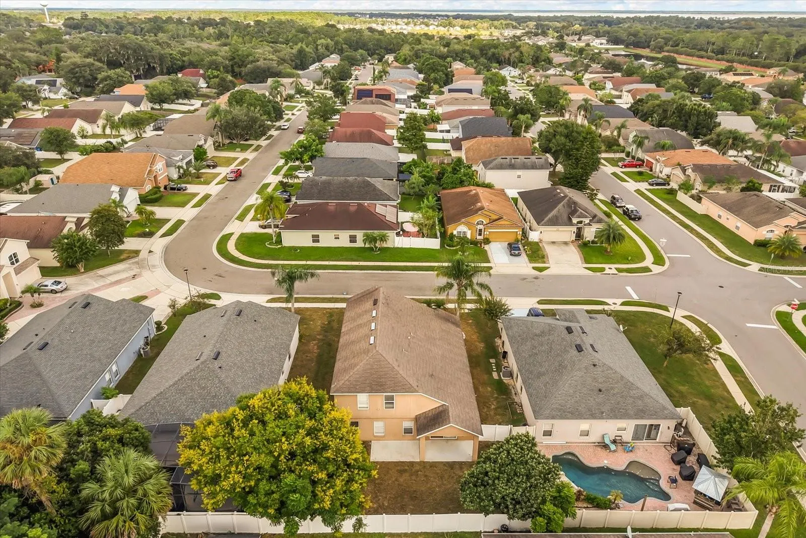 316 CLYDESDALE CIR