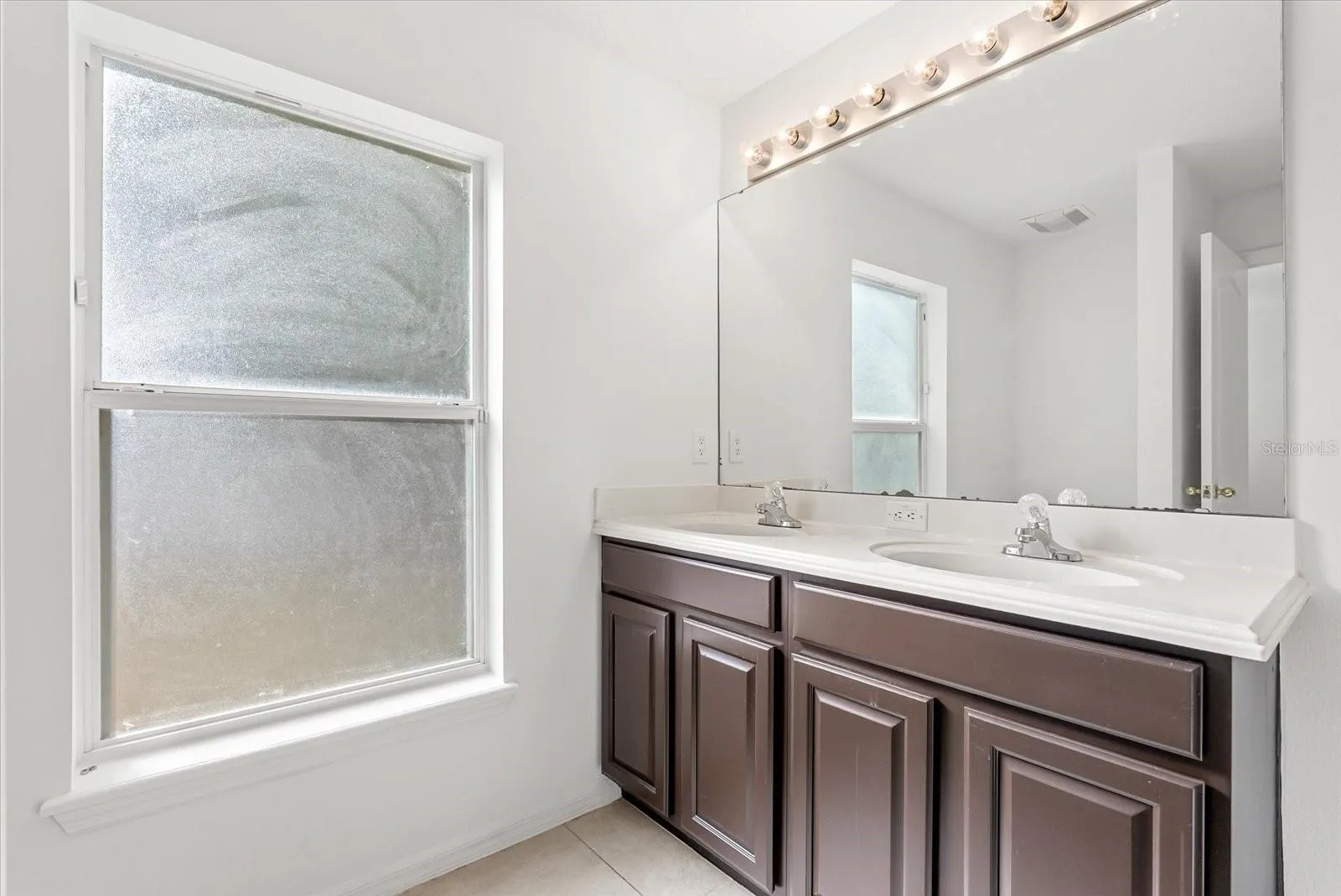 316 CLYDESDALE CIR