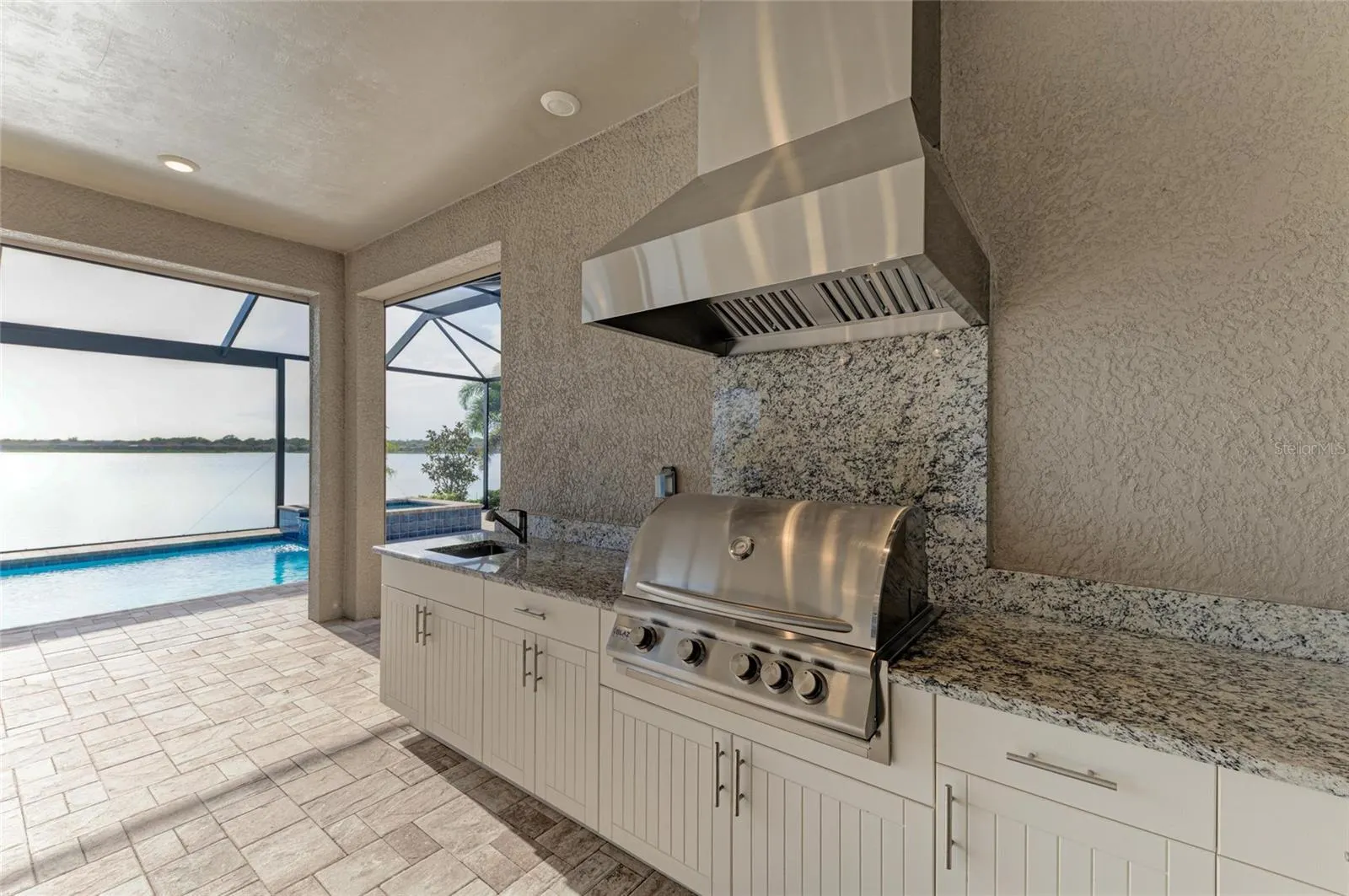 513 MARAVIYA BLVD