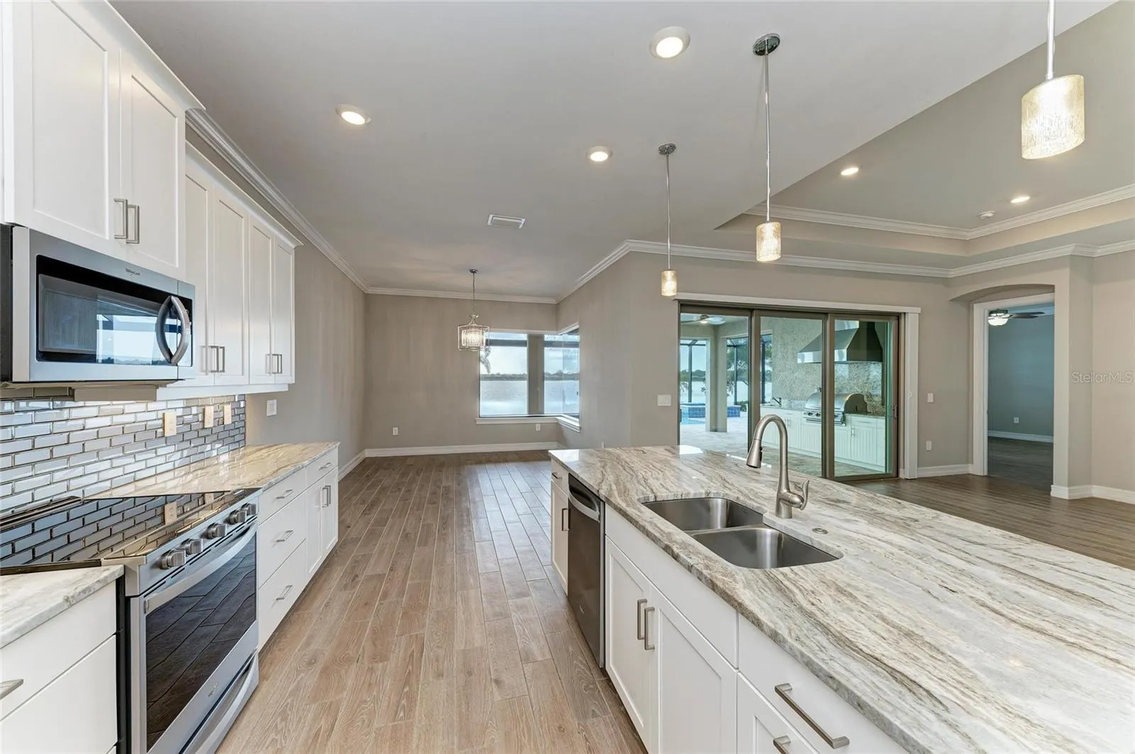 513 MARAVIYA BLVD