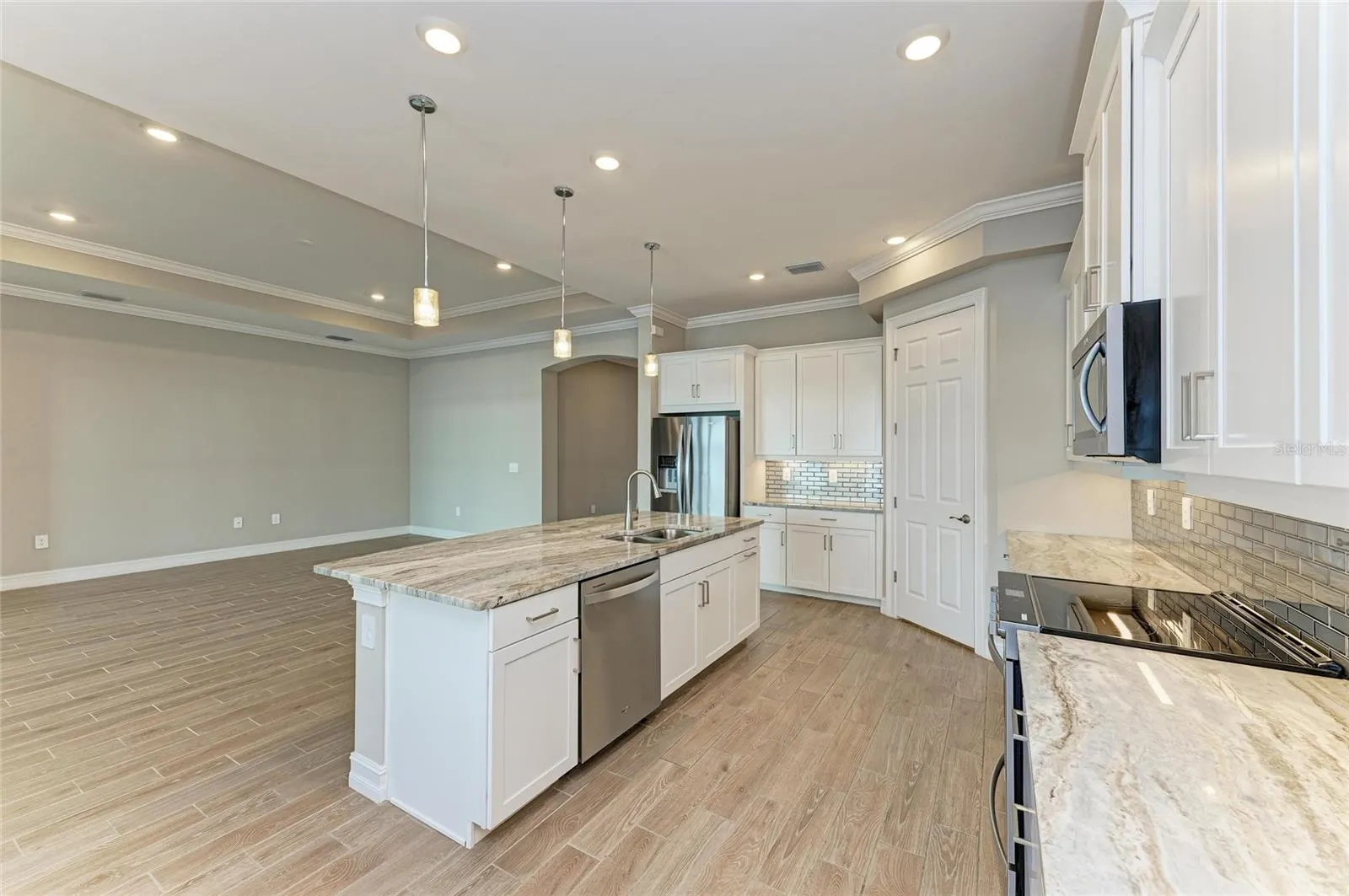 513 MARAVIYA BLVD