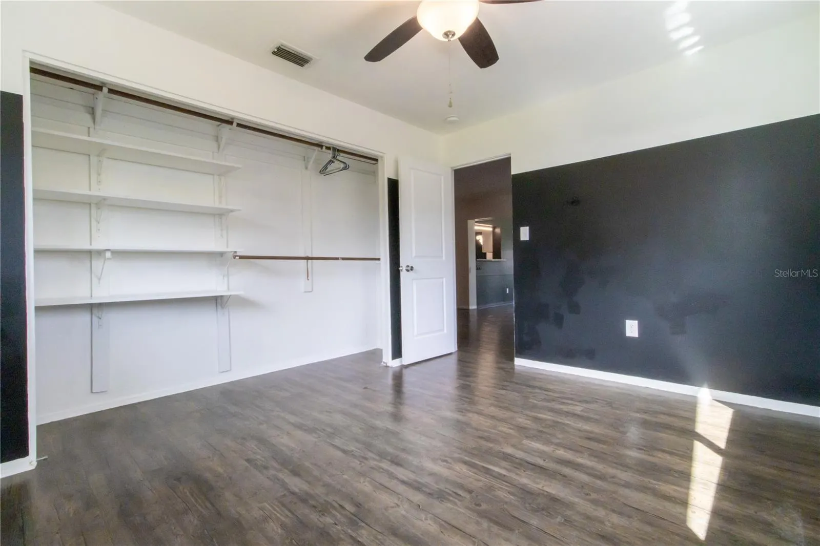 2320 N EUCLID AVE