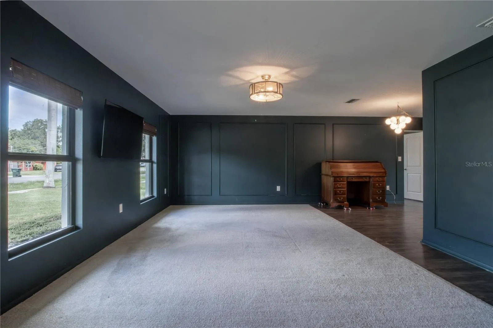 2320 N EUCLID AVE