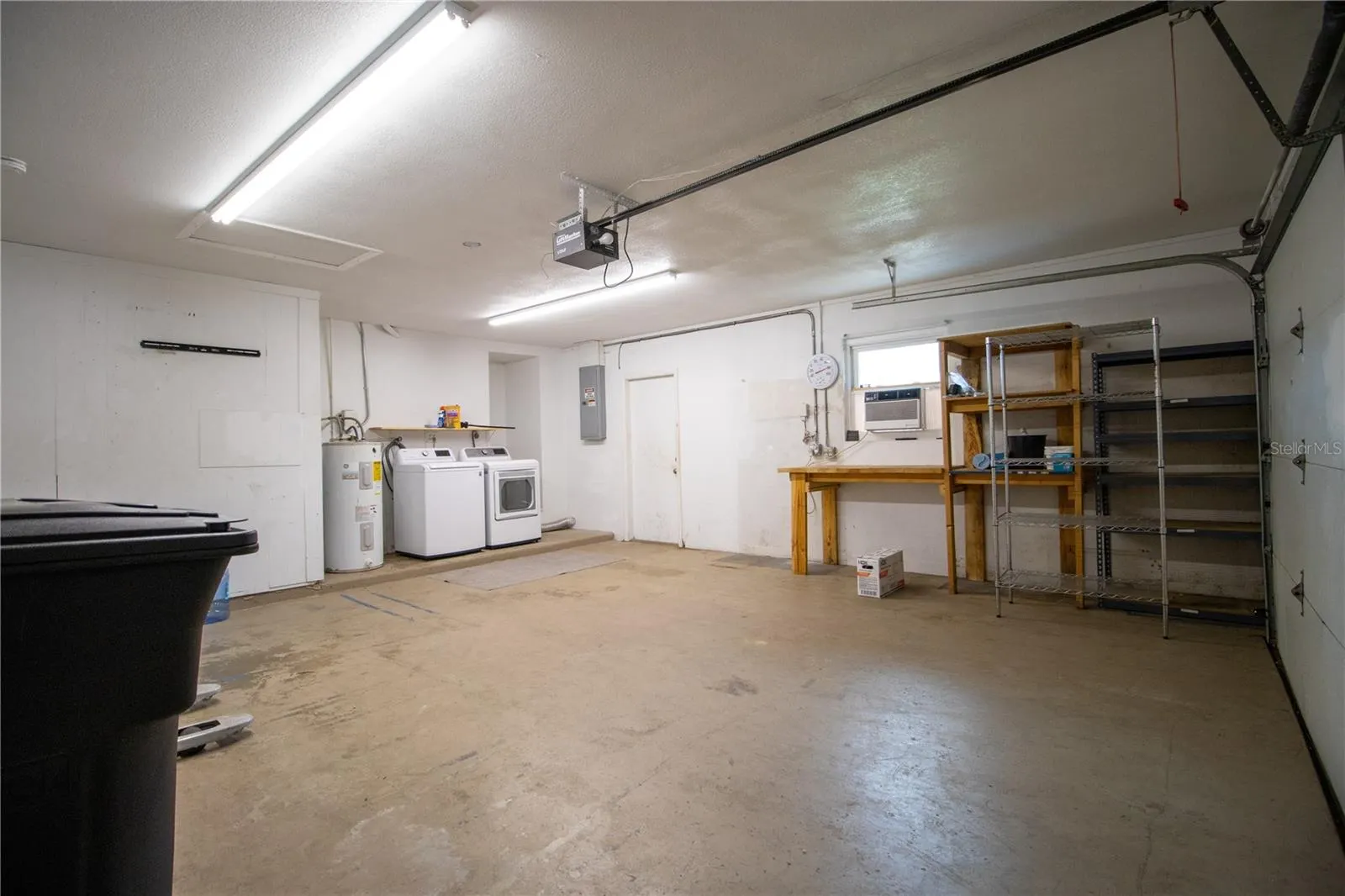 2320 N EUCLID AVE