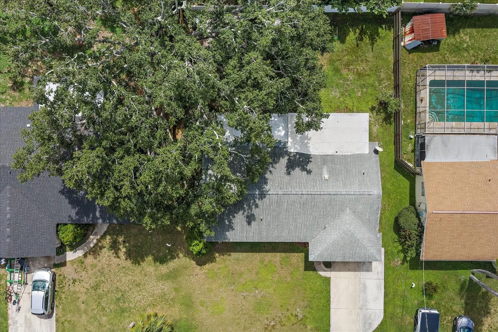 4220 LARKIN ST
