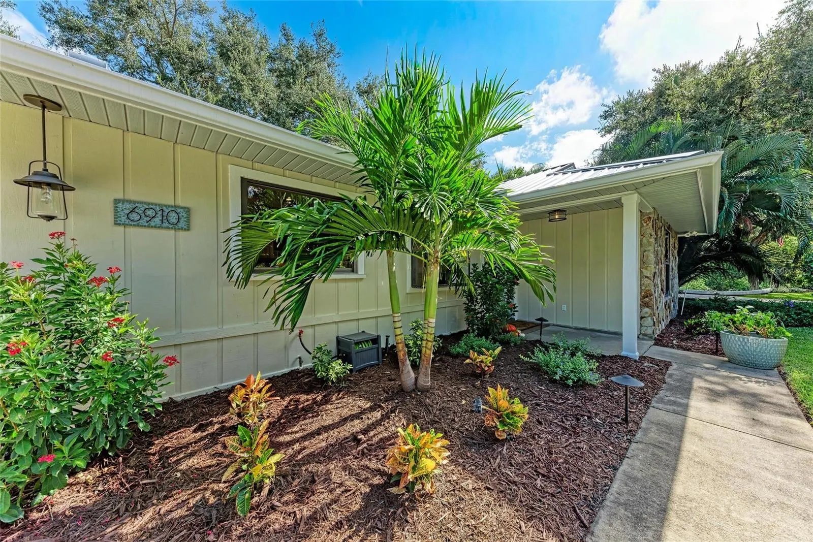 6910 ARBOR OAKS CT