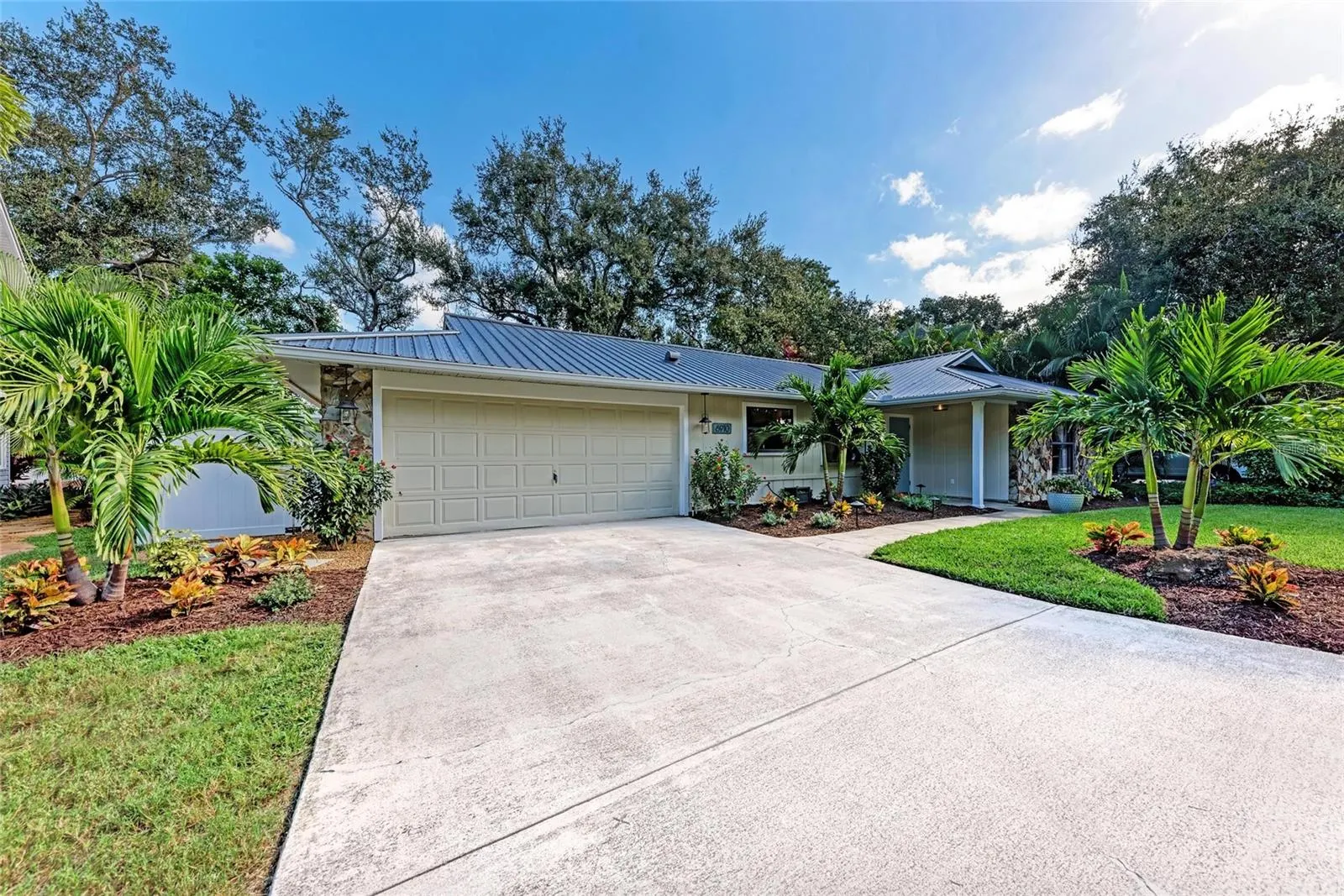 6910 ARBOR OAKS CT