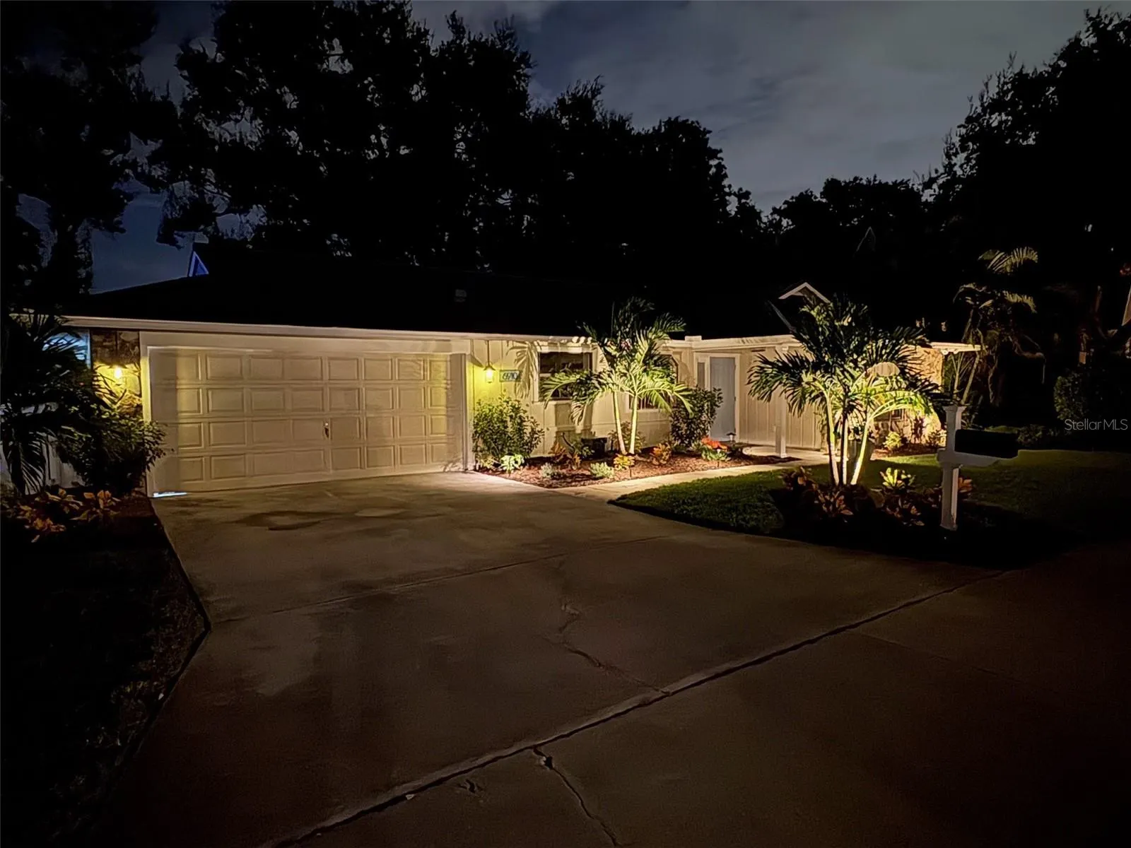 6910 ARBOR OAKS CT