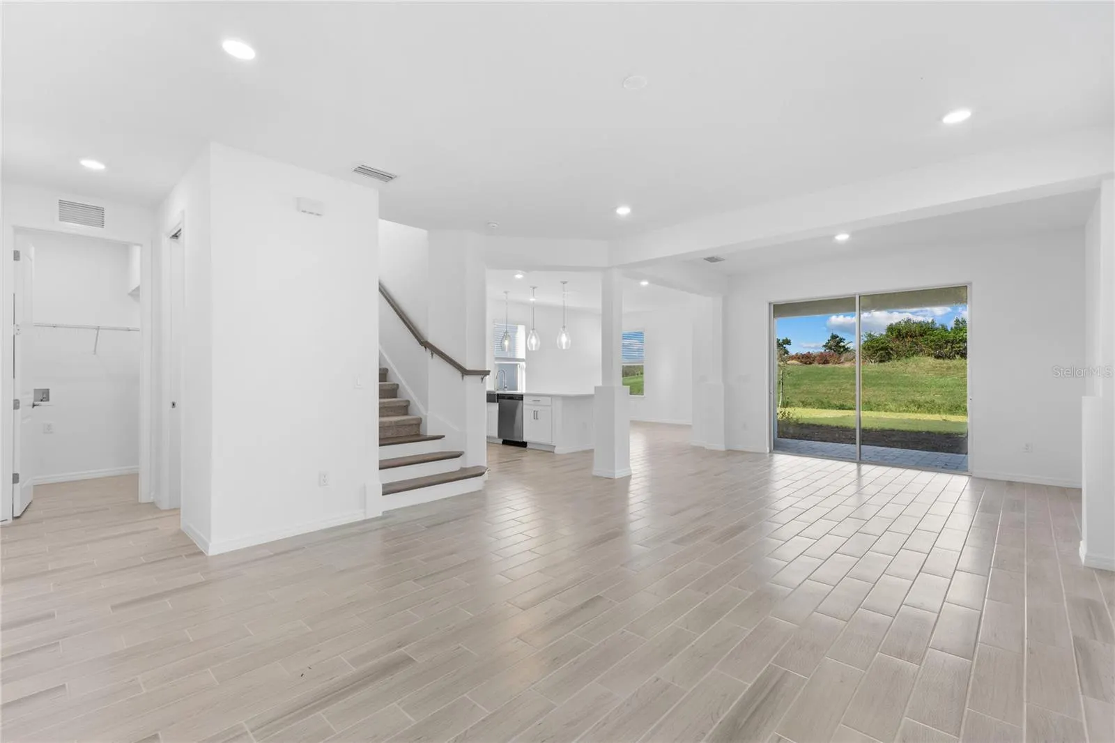 9048 TEQUILA SUNRISE DR