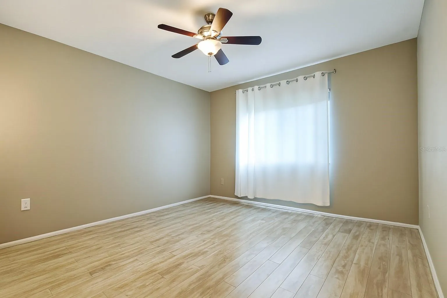 2124 TAMIAMI TRL #102, #102