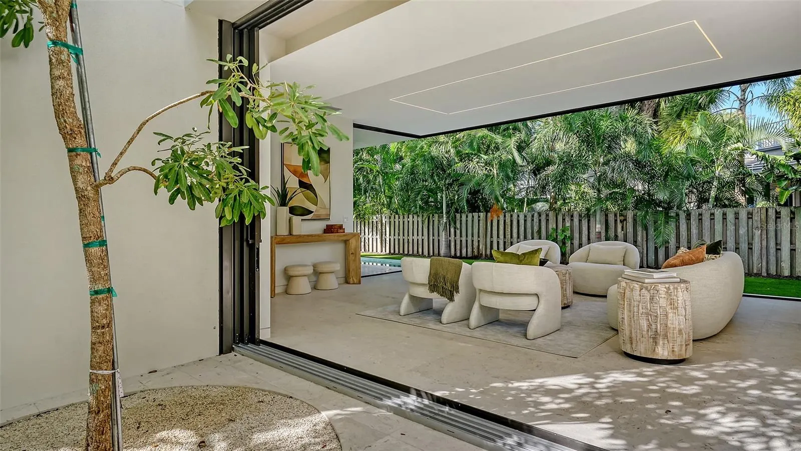 1642 BAHIA VISTA ST